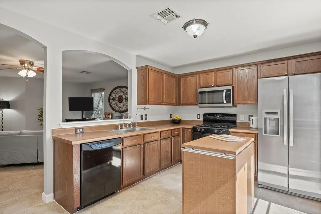 13020 Jelly Palm Trail Elgin TX 78621