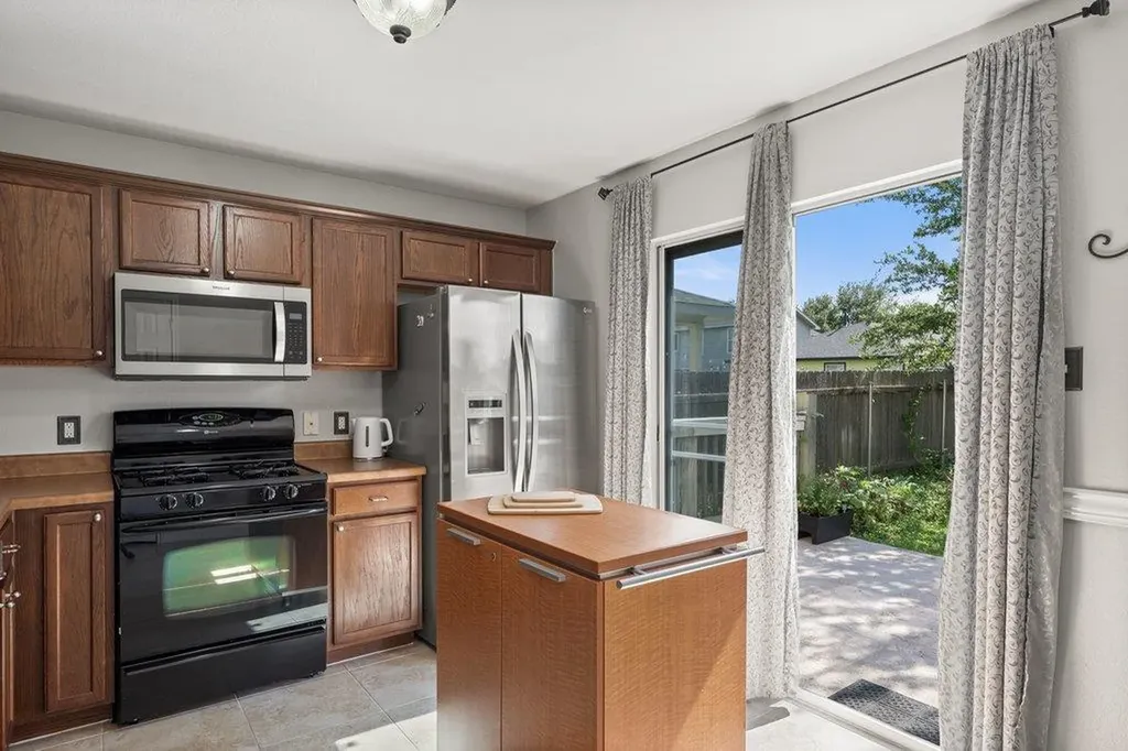 13020 Jelly Palm Trail Elgin TX 78621