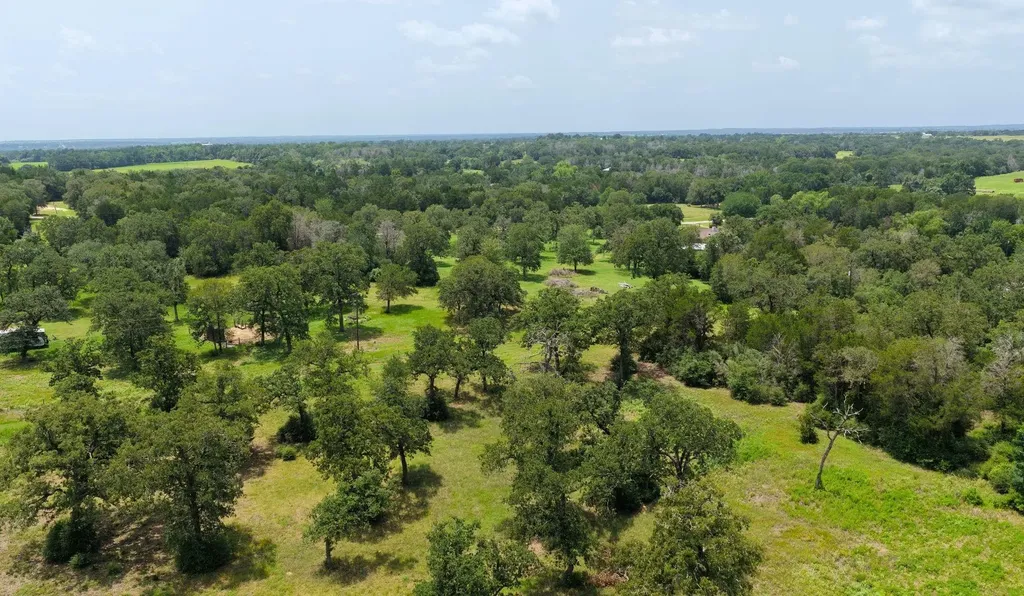 1016 Private Road 7040 Lexington TX 78947