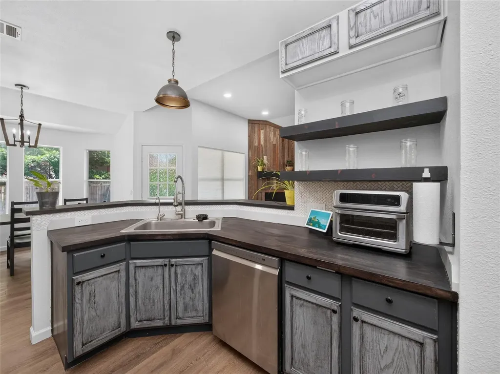 105 Dogwood Drive Georgetown TX 78626