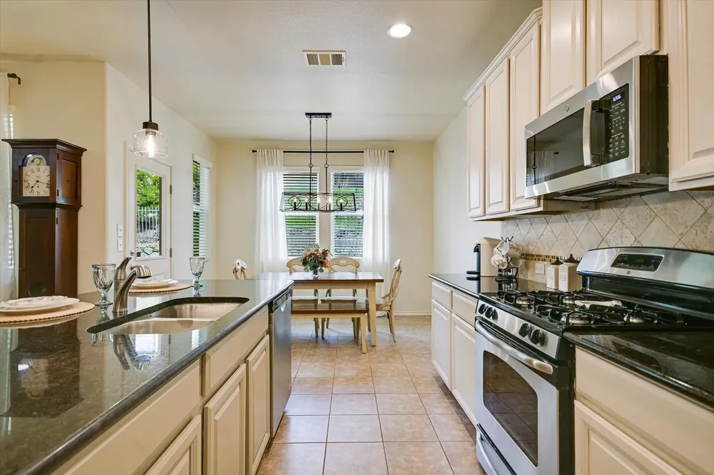 7212 Lookout Bluff Terrace Austin TX 78735