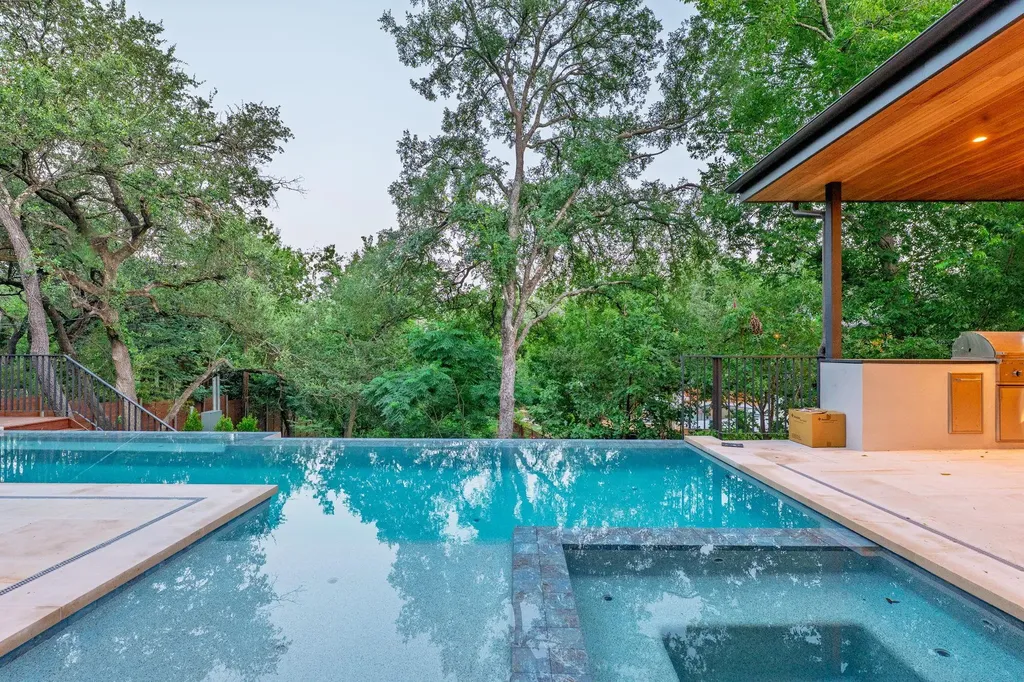 405 Honeycomb Ridge Austin TX 78746