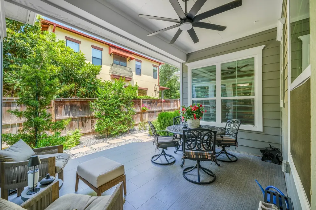 1004 E 13th Street Austin TX 78702