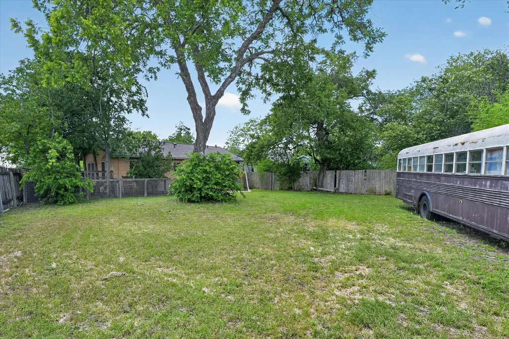 5701 Link Avenue Austin TX 78752