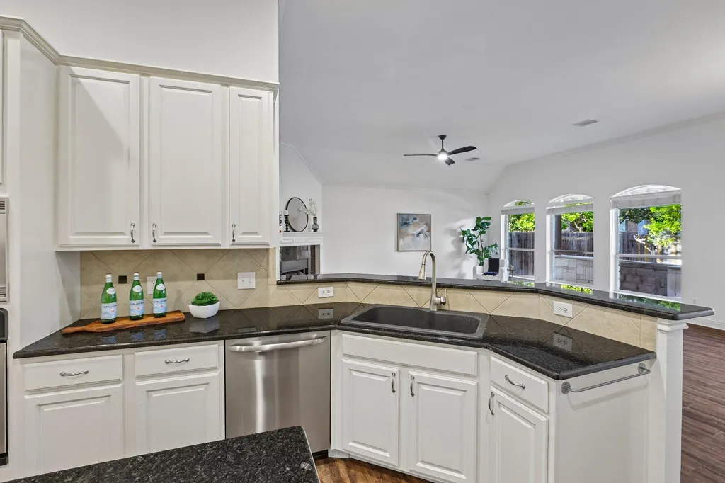 1017 Horseback Hollow Austin TX 78732