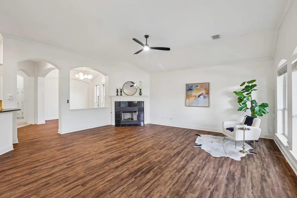 1017 Horseback Hollow Austin TX 78732