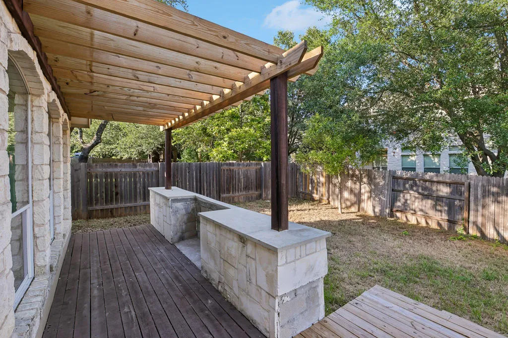 1017 Horseback Hollow Austin TX 78732