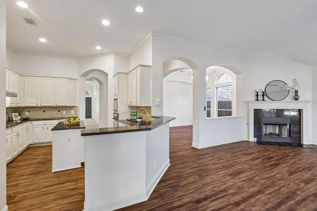 1017 Horseback Hollow Austin TX 78732
