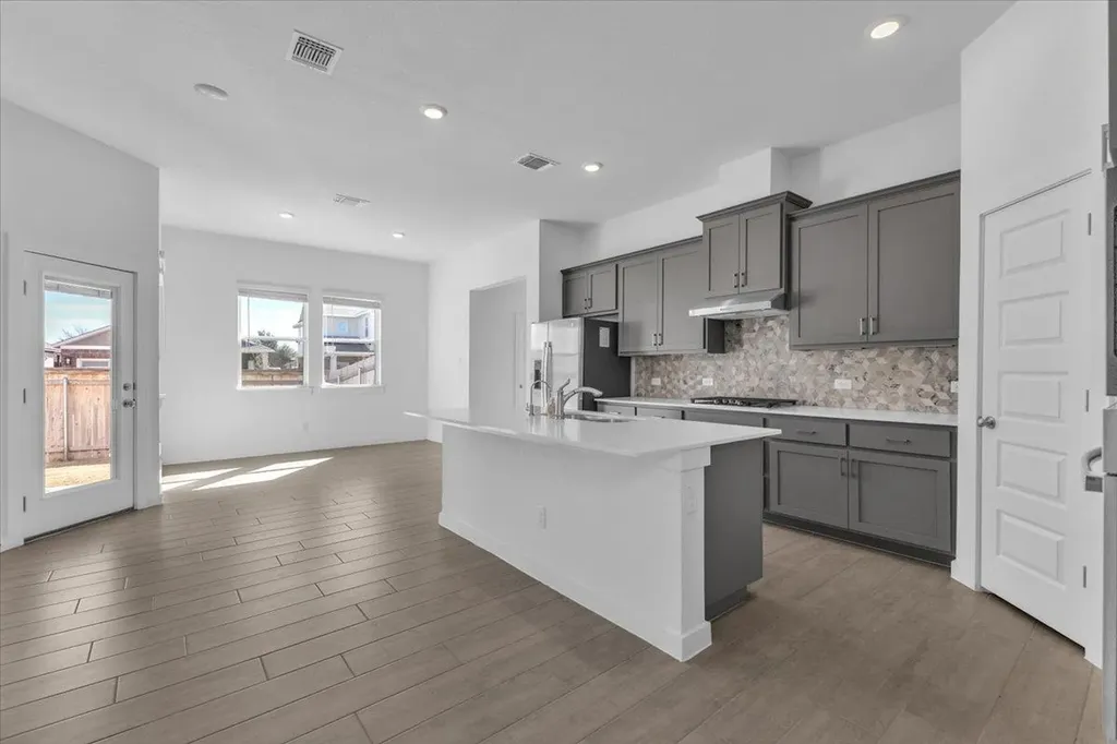 12620 Penguin Path Manor TX 78653