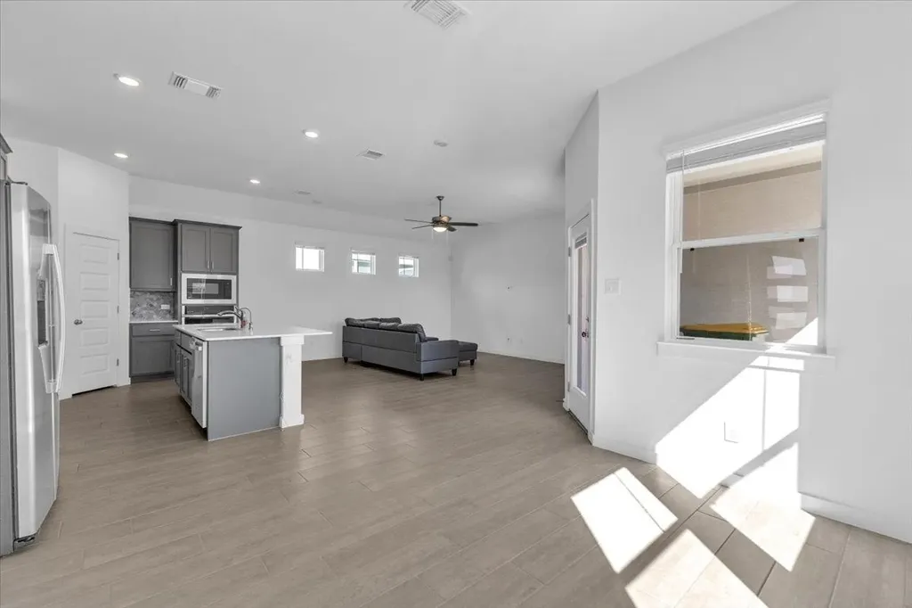 12620 Penguin Path Manor TX 78653