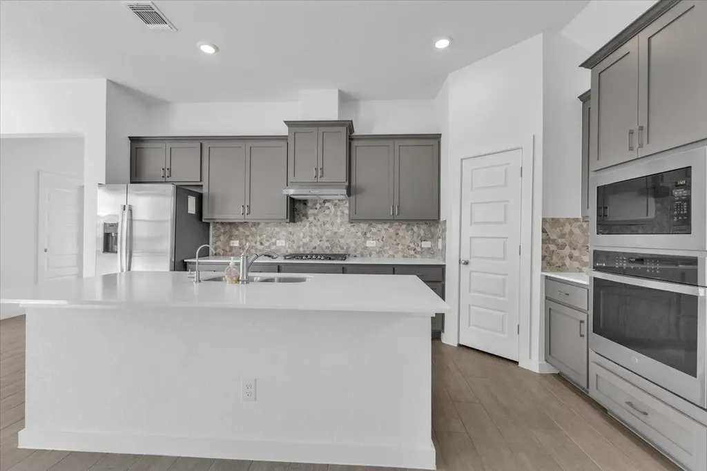 12620 Penguin Path Manor TX 78653