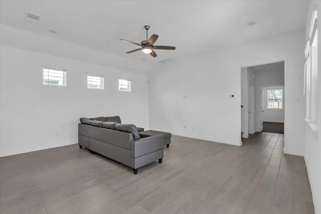12620 Penguin Path Manor TX 78653