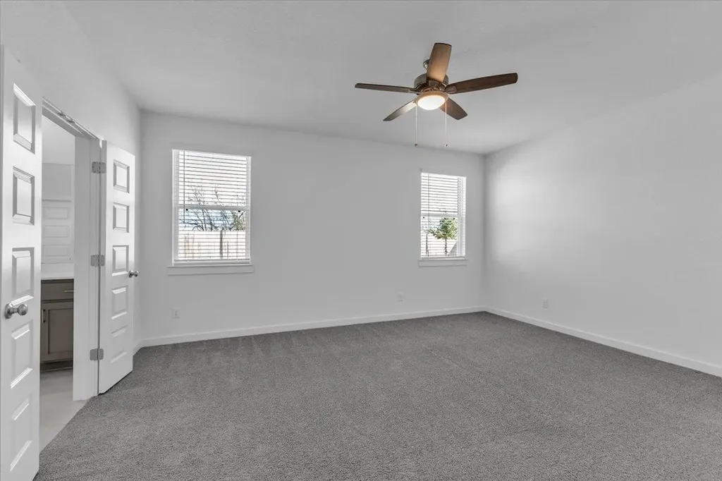 12620 Penguin Path Manor TX 78653