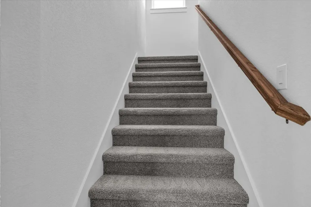 12620 Penguin Path Manor TX 78653