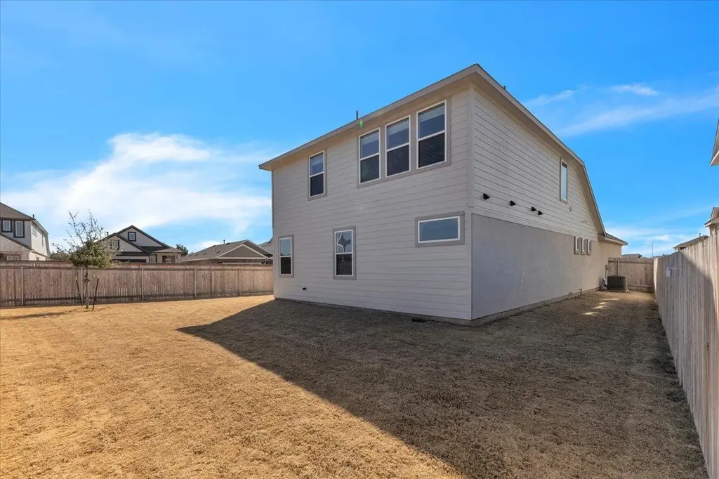 12620 Penguin Path Manor TX 78653