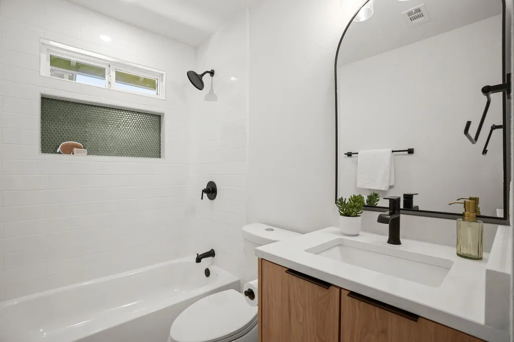 5713 Glenhollow Path Austin TX 78745