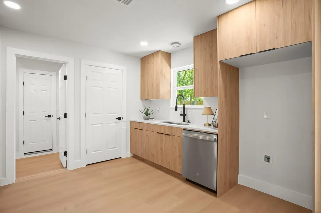 5713 Glenhollow Path Austin TX 78745