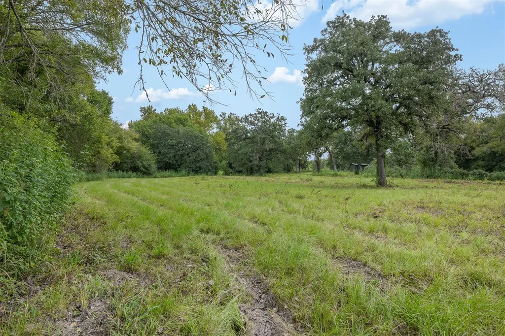 2997 County Road 258 Cameron TX 76520