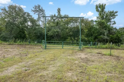 2997 County Road 258 Cameron TX 76520