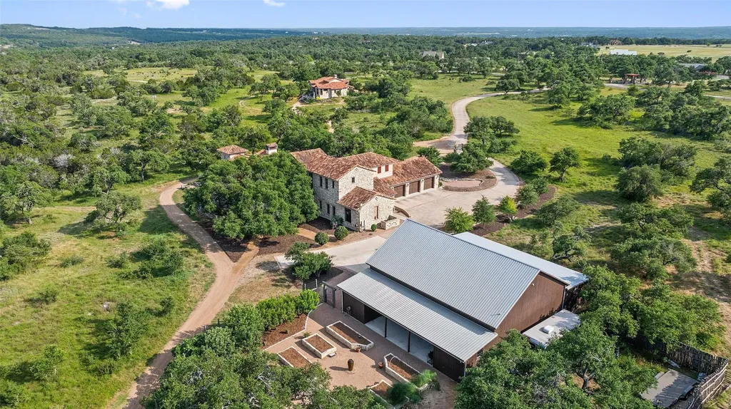 418 Cattle Trail Drive Dripping Springs TX 78620