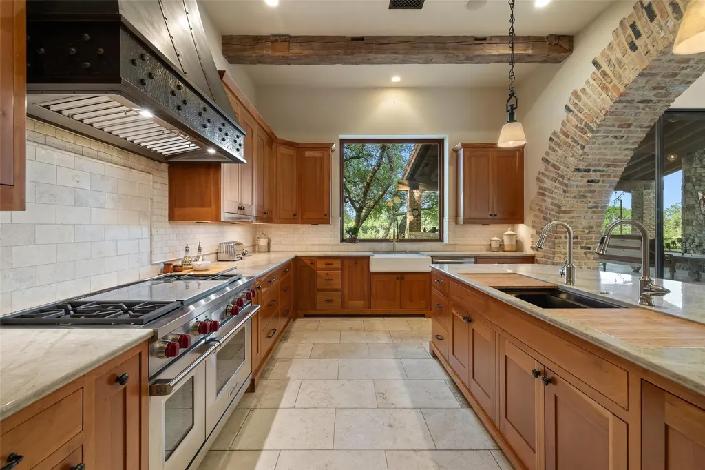 418 Cattle Trail Drive Dripping Springs TX 78620