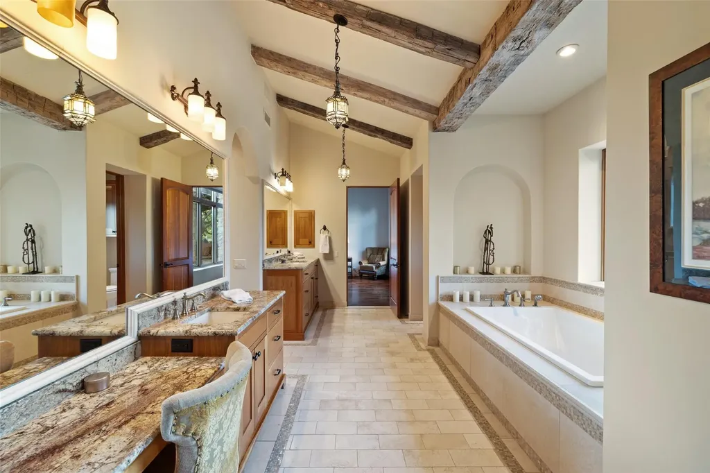 418 Cattle Trail Drive Dripping Springs TX 78620