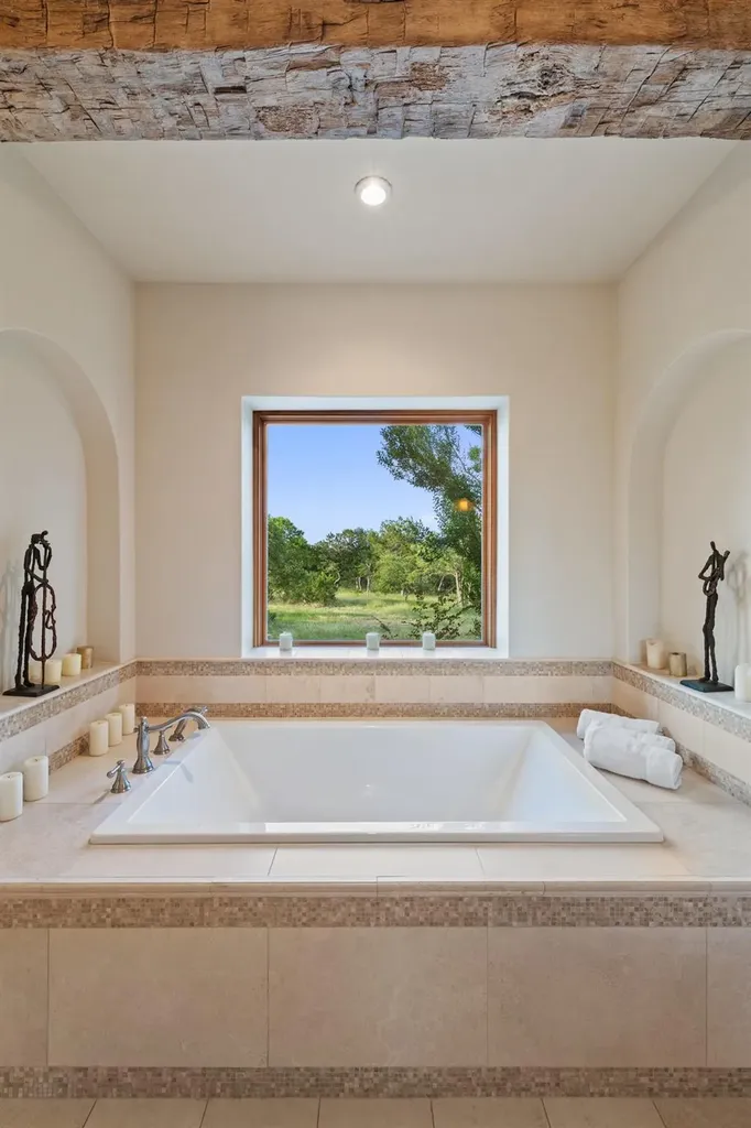 418 Cattle Trail Drive Dripping Springs TX 78620