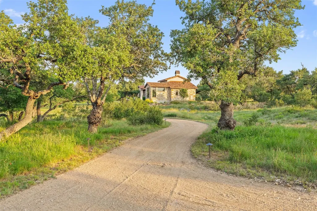 418 Cattle Trail Drive Dripping Springs TX 78620
