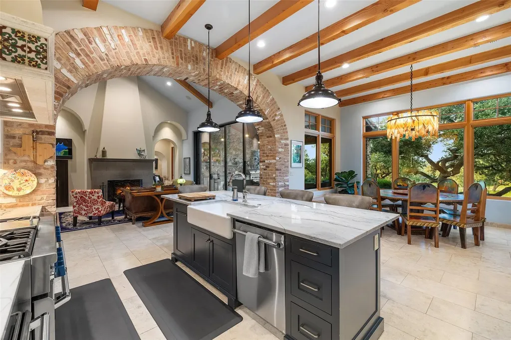 418 Cattle Trail Drive Dripping Springs TX 78620