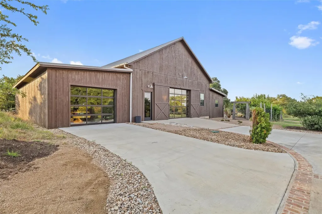 418 Cattle Trail Drive Dripping Springs TX 78620