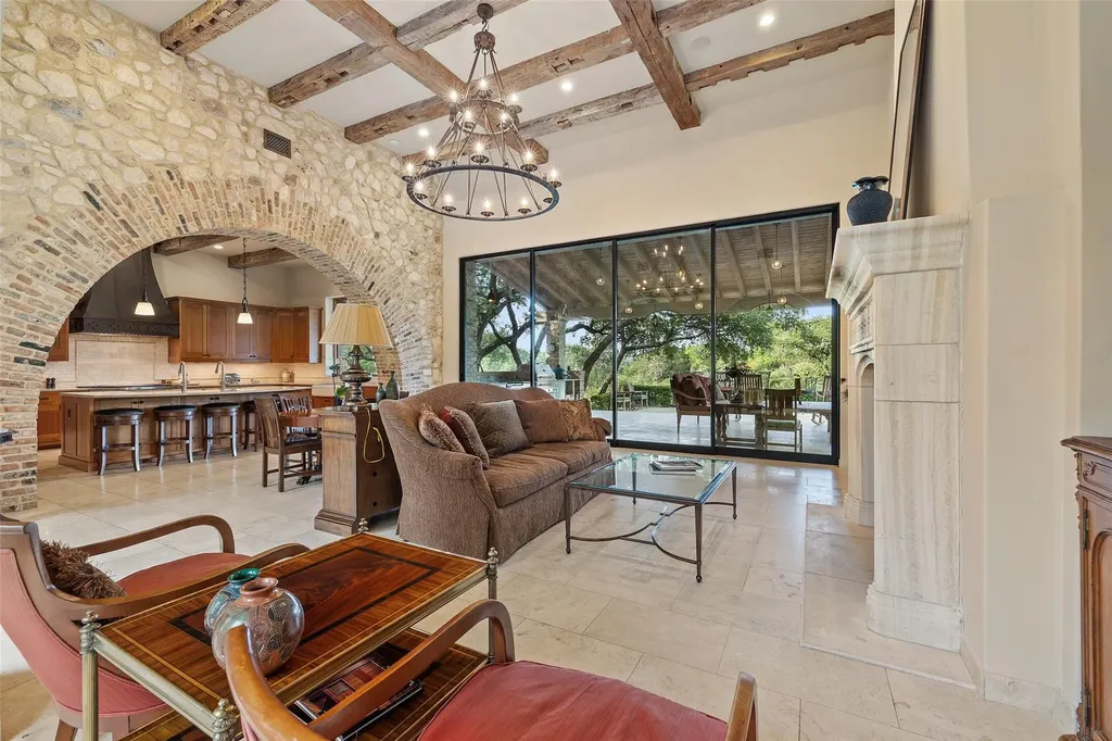 418 Cattle Trail Drive Dripping Springs TX 78620