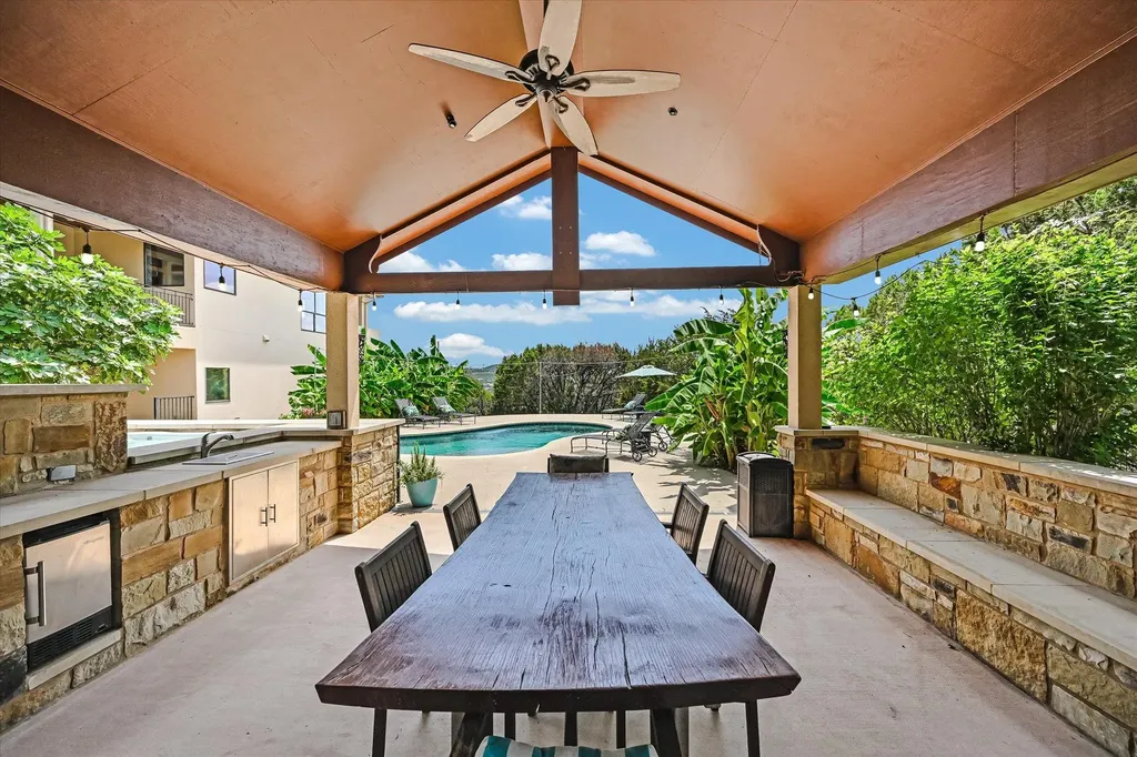 17309 Northlake Hills Drive Jonestown TX 78645