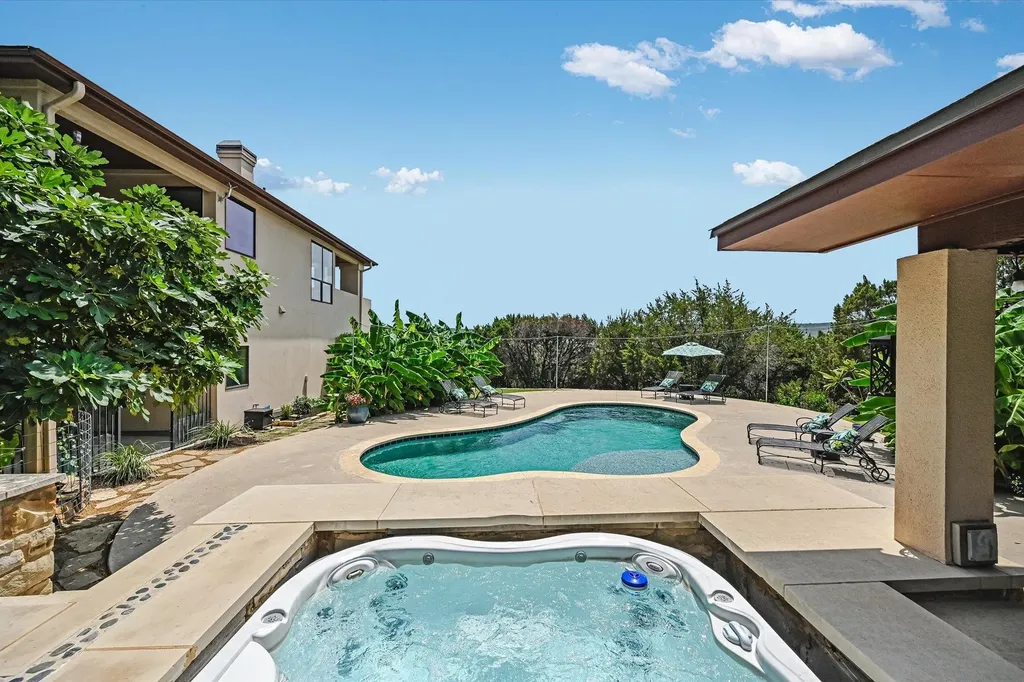 17309 Northlake Hills Drive Jonestown TX 78645