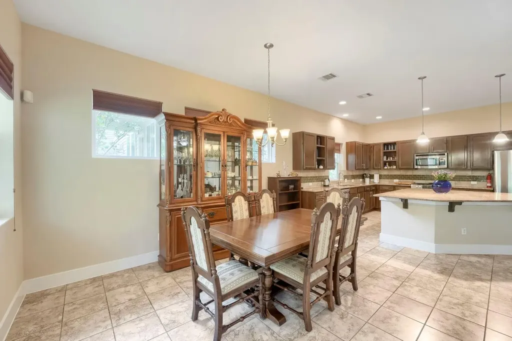 805 Waterfall Way Austin TX 78753