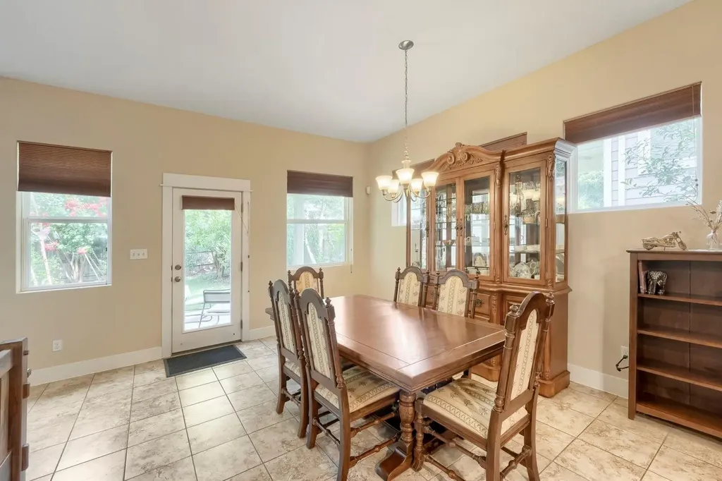 805 Waterfall Way Austin TX 78753