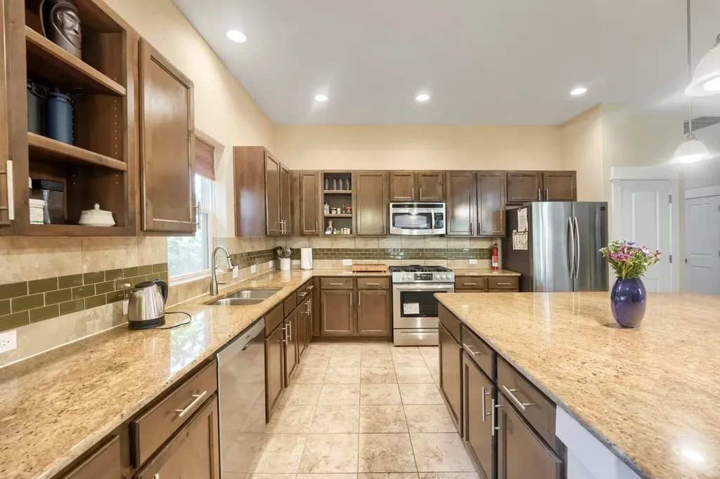 805 Waterfall Way Austin TX 78753