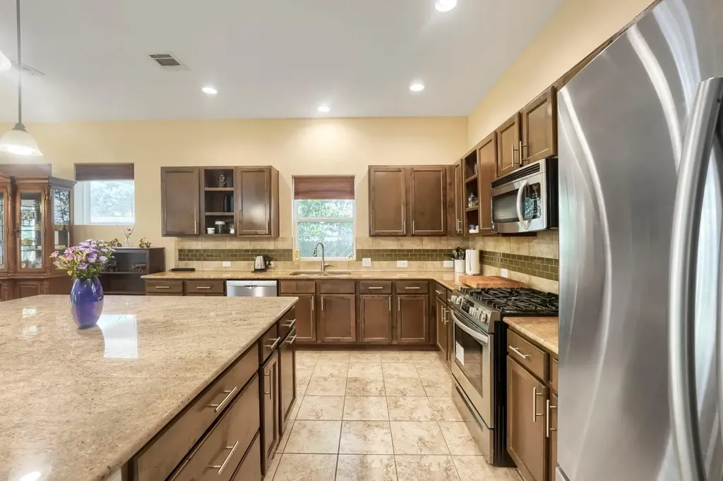 805 Waterfall Way Austin TX 78753