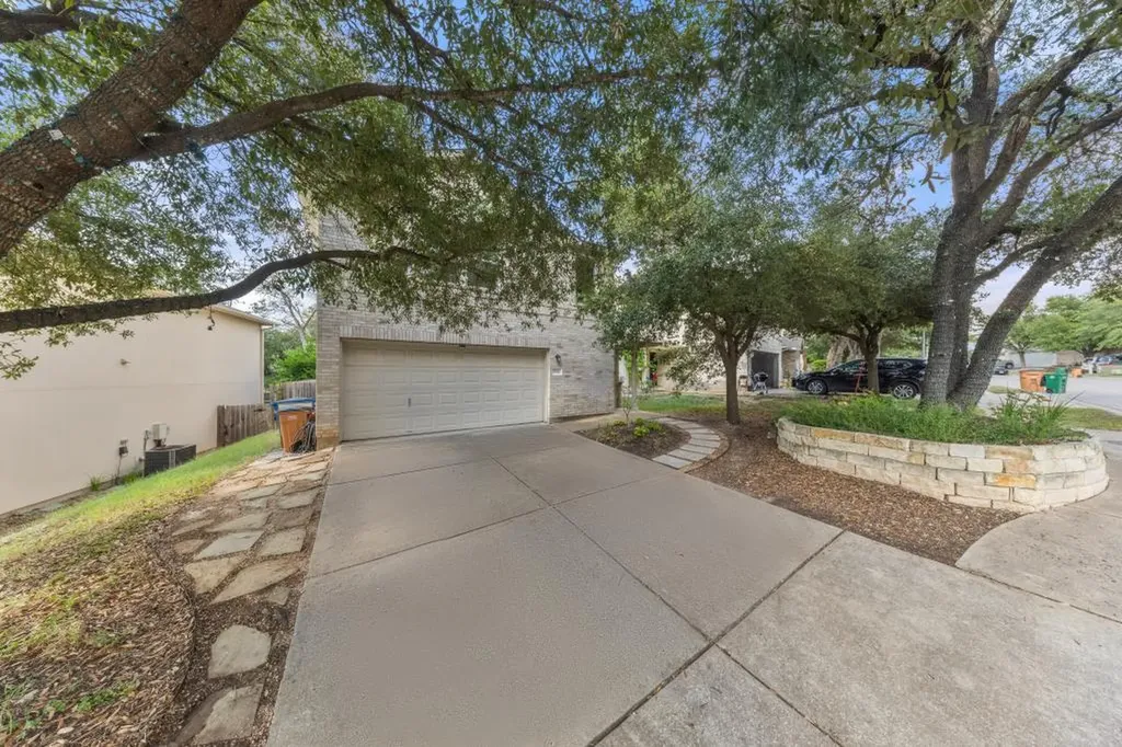 8716 Davis Oaks Trail Austin TX 78748