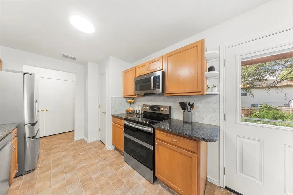 8716 Davis Oaks Trail Austin TX 78748