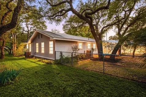 1501 W Park Street Cedar Park TX 78613