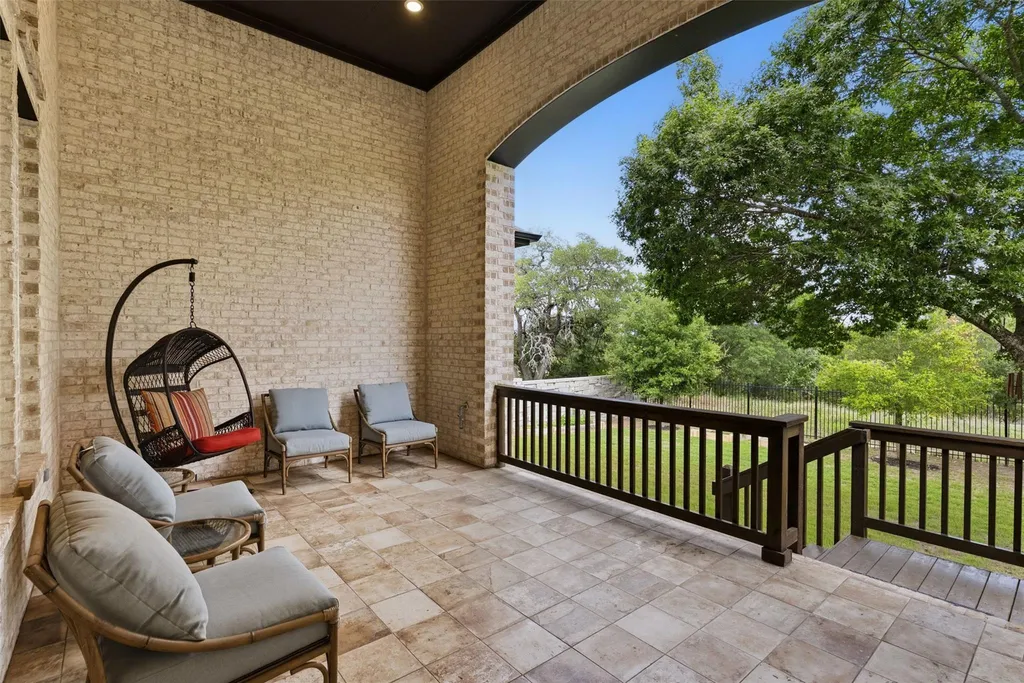 542 Running Bird Road Austin TX 78737