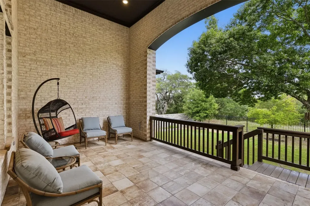 542 Running Bird Road Austin TX 78737