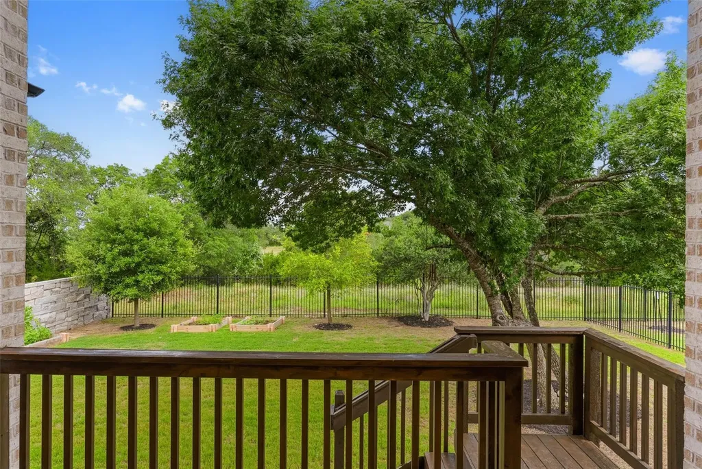 542 Running Bird Road Austin TX 78737