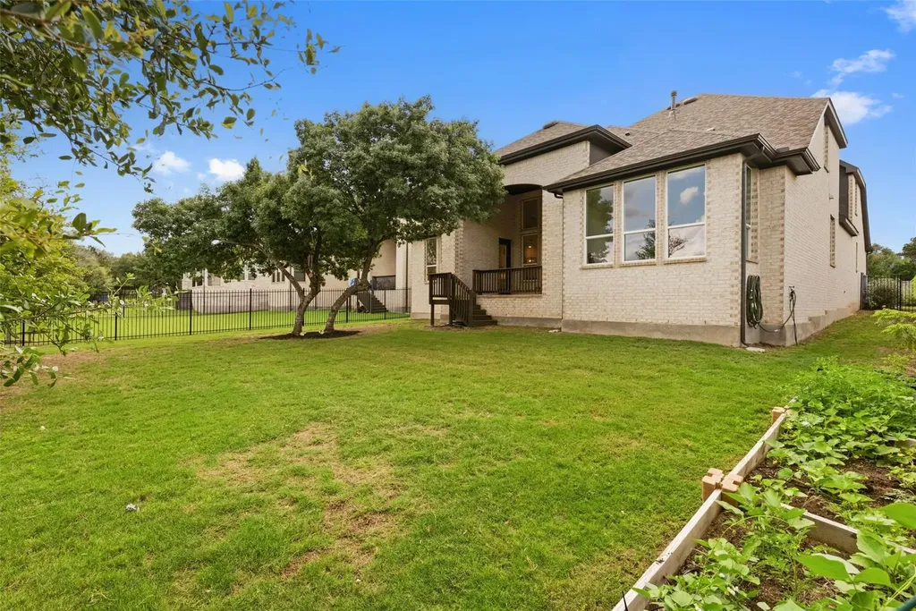 542 Running Bird Road Austin TX 78737