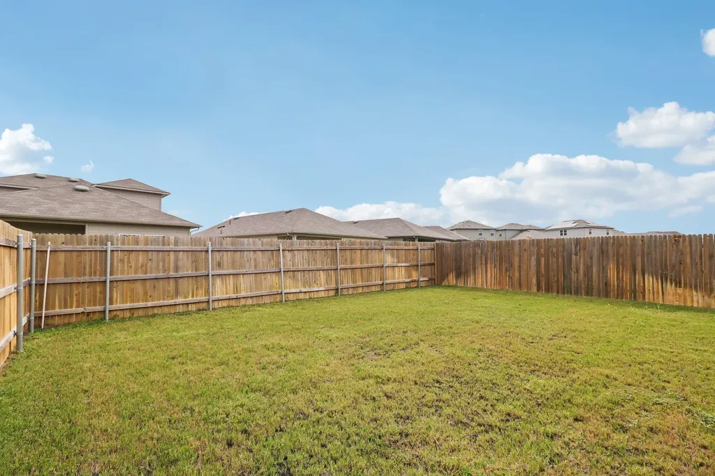 12317 Token Trail Elgin TX 78621