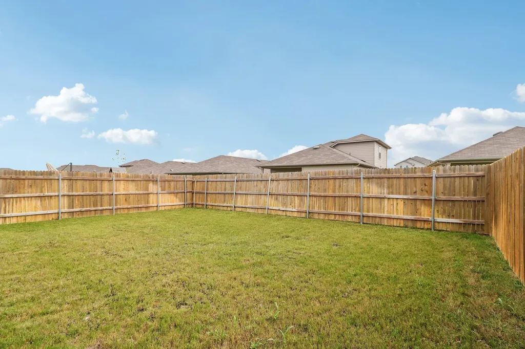 12317 Token Trail Elgin TX 78621