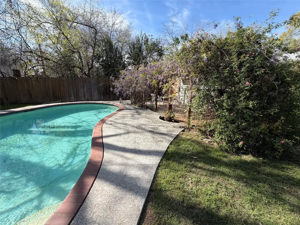 301 Sheraton Avenue Austin TX 78745
