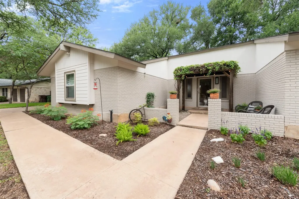 302 S Lake Creek Drive Round Rock TX 78681