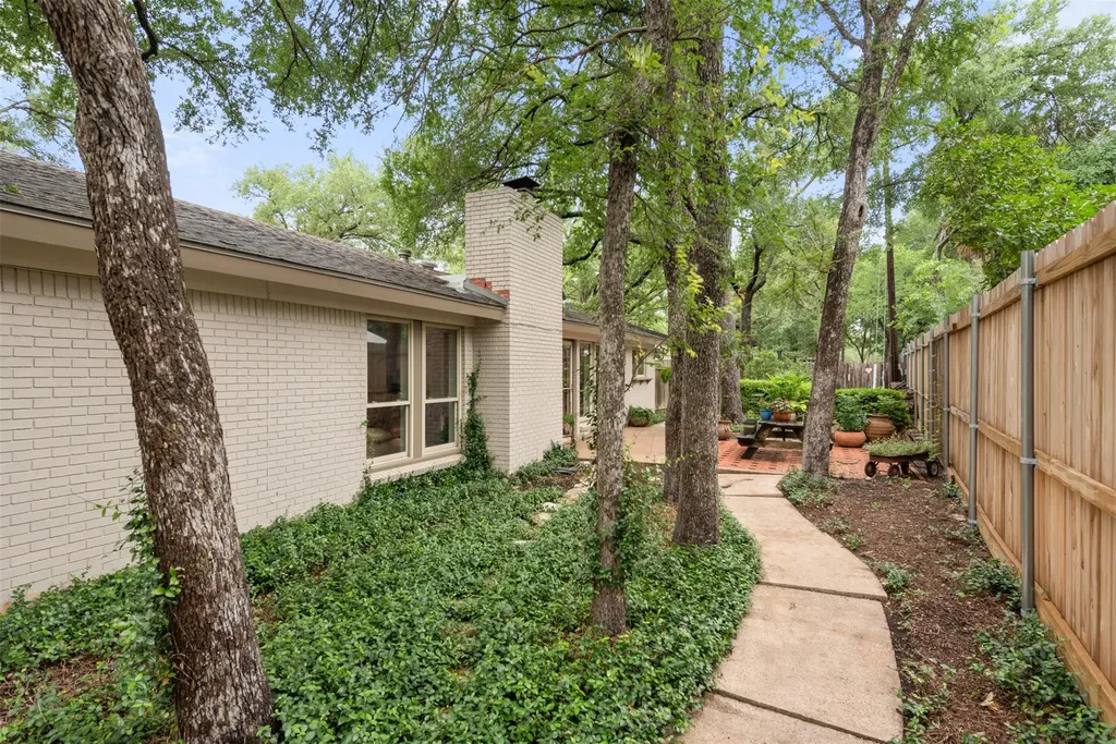302 S Lake Creek Drive Round Rock TX 78681