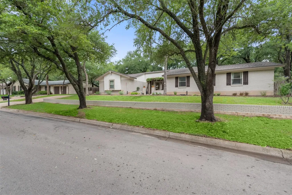 302 S Lake Creek Drive Round Rock TX 78681